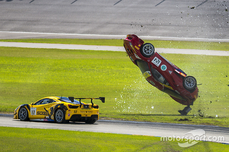 #124 Ferrari of Long Island Ferrari 488 Challenge: Jerome Jacalone, incidente