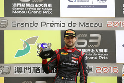 Podium: Racewinnaar Laurens Vanthoor, Audi Sport Team WRT Audi R8 LMS