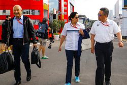 Monisha Kaltenborn, Team Principal and CEO, Sauber, Masashi Yamamoto, General Manager of Honda Motorsports