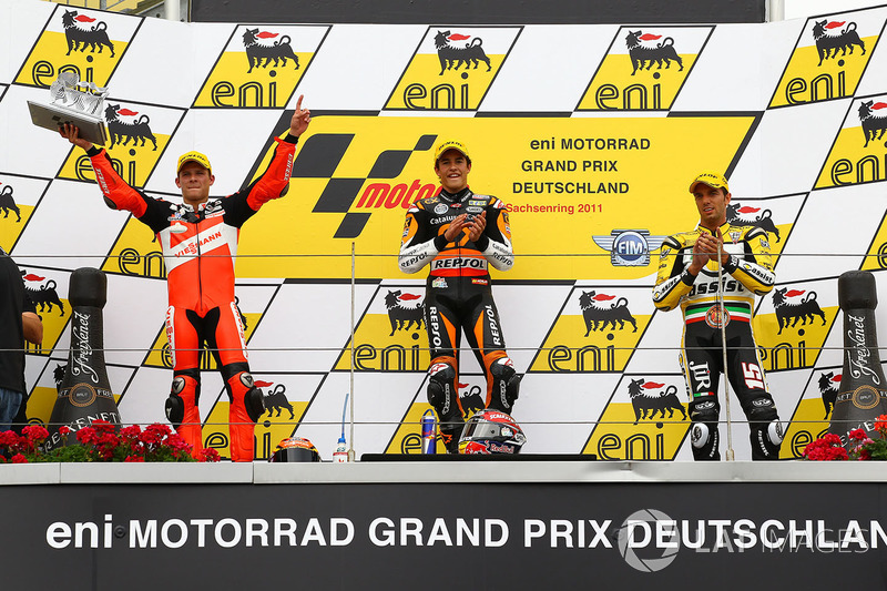 Podio: ganador Marc Márquez, segundo lugar Stefan Bradl y tercer lugar Alex de Angelis