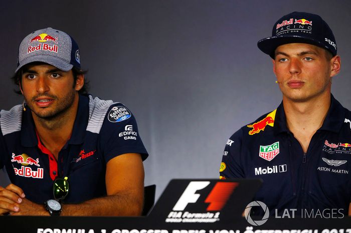 Carlos Sainz Jr., Scuderia Toro Rosso, Max Verstappen, Red Bull Racing, en a conferencia de prensa