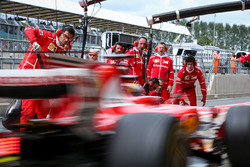 Sebastian Vettel, Ferrari SF70H pitstop