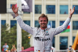 Race winnaar Nico Rosberg, Mercedes AMG F1 in parc ferme