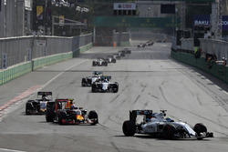 Феліпе Масса, Williams Martini Racing Williams FW38 Mercedes PU106C Hybrid turbo lвипереджає Макса Ф