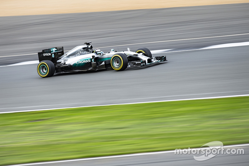 MotoGP-Champion Jorge Lorenzo im Mercedes AMG F1 W05