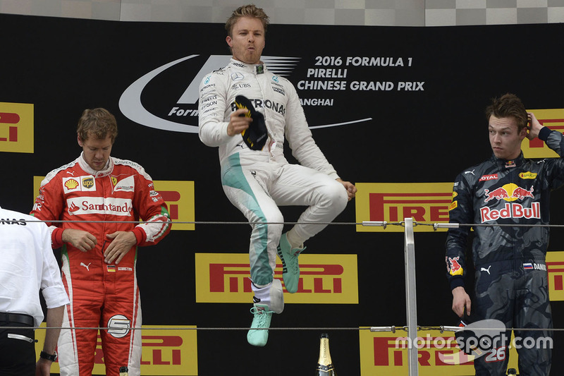 Podium: winner Nico Rosberg, Mercedes AMG F1 Team, second place Sebastian Vettel, Ferrari, third pla