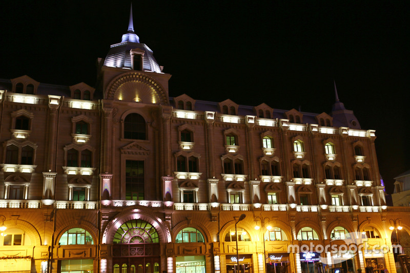 La ciudad de Bakú de noche