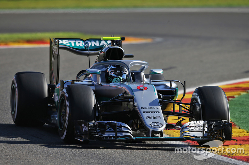 Designstudie: Mercedes F1 W07 mit Halo