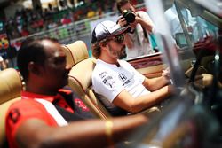 Fernando Alonso, McLaren lors de la parade des pilotes