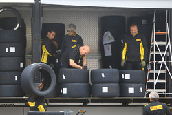 Pirelli crew