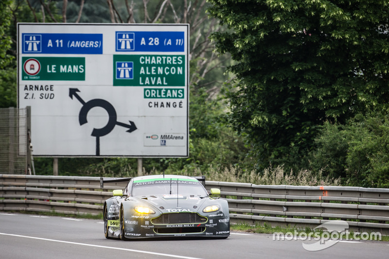#98 Aston Martin Racing Aston Martin Vantage: Paul Dalla Lana, Pedro Lamy, Mathias Lauda