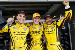 Hugo Valente, LADA Sport Rosneft, Lada Vesta; Polesitter Nicky Catsburg, LADA Sport Rosneft, Lada Ve
