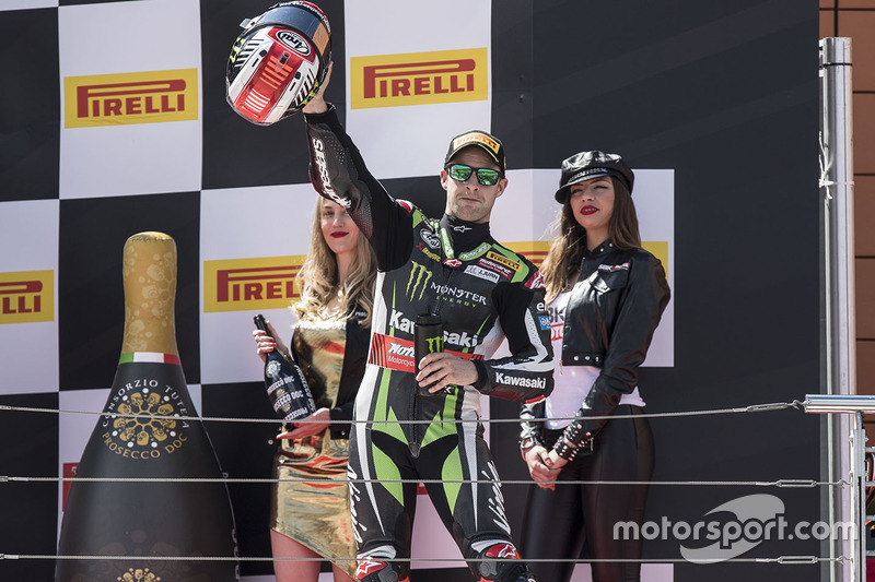 Podio: il vincitore della gara Jonathan Rea, Kawasaki Racing