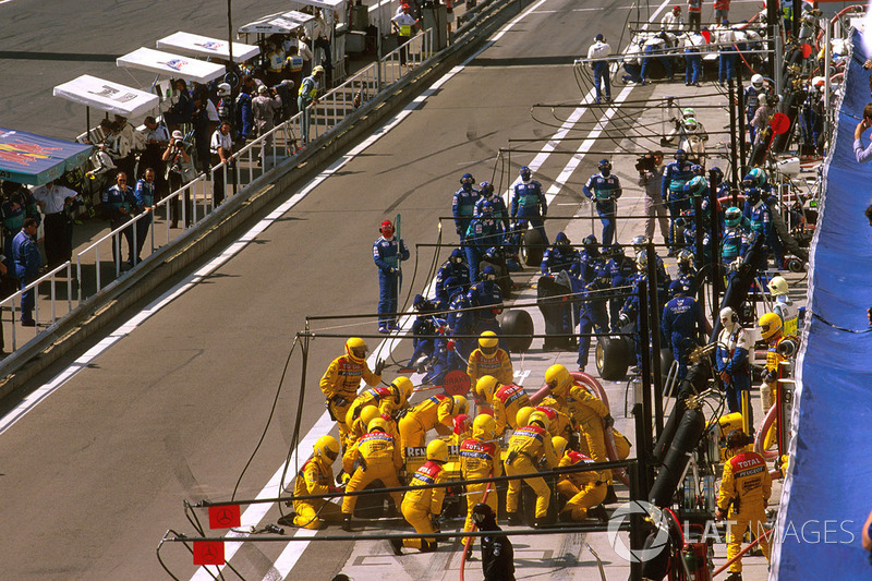 El Jordan y equipo Stewart  pitstop