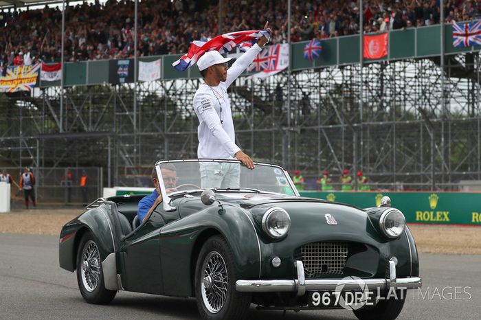 Lewis Hamilton, Mercedes AMG F1 en el desfile de piloto
