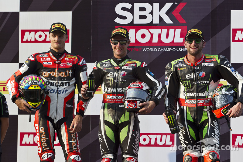 Podio: il vincitore della gara Jonathan Rea, Kawasaki Racing, il secondo classificato Chaz Davies, Ducati Team, il terzo classificato Tom Sykes, Kawasaki Racing