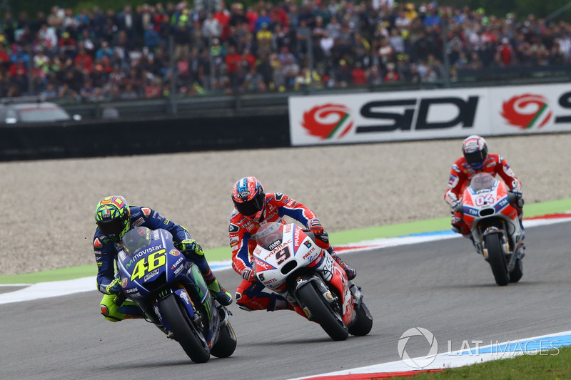 Valentino Rossi, Yamaha Factory Racing, Danilo Petrucci, Pramac Racing