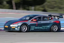 El Tesla Model S P85+ en Paul Ricard