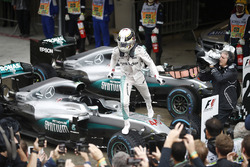 1. Lewis Hamilton, Mercedes AMG F1