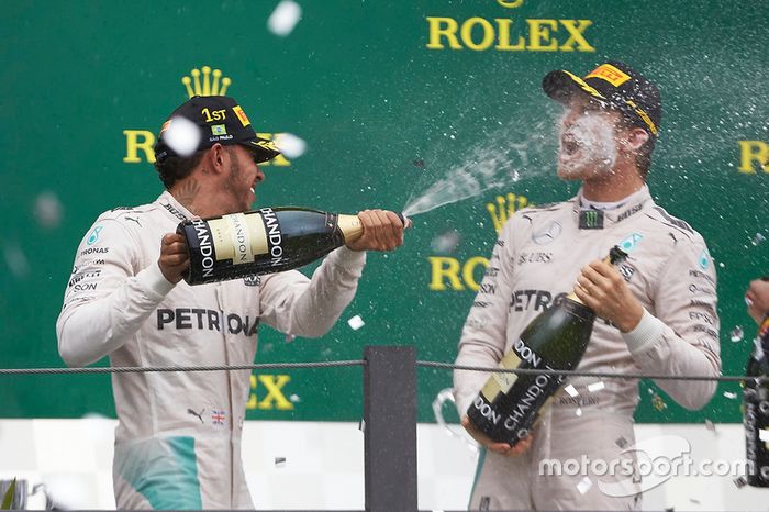 Podio: ganador de la carrera Lewis Hamilton, Mercedes AMG F1, segundo lugar Nico Rosberg, Mercedes AMG F1