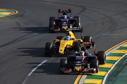 Карлос Сайнс мл., Scuderia Toro Rosso STR11