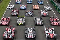 Das traditionelle Gruppenfoto der Autos in Le Mans