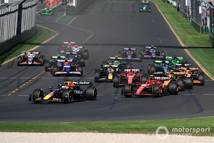 Max Verstappen, Red Bull Racing RB20 Carlos Sainz, Ferrari SF-24 