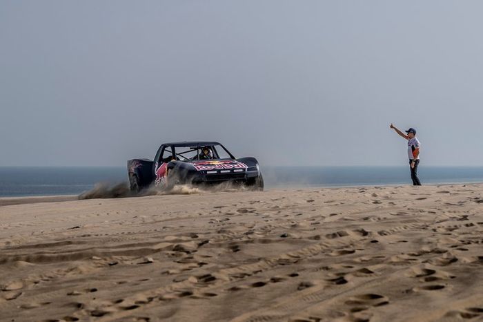 Nasser Al Attiyah y Jorge Lorenzo