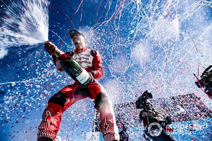 Pascal Wehrlein, Mahindra Racing, celebra