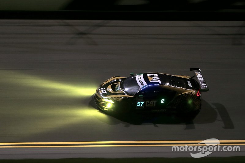 #57 Heinricher Racing w/Meyer Shank Racing Acura NSX GT3: Katherine Legge, Ana Beatriz, Simona De Silvestro, Christina Nielsen