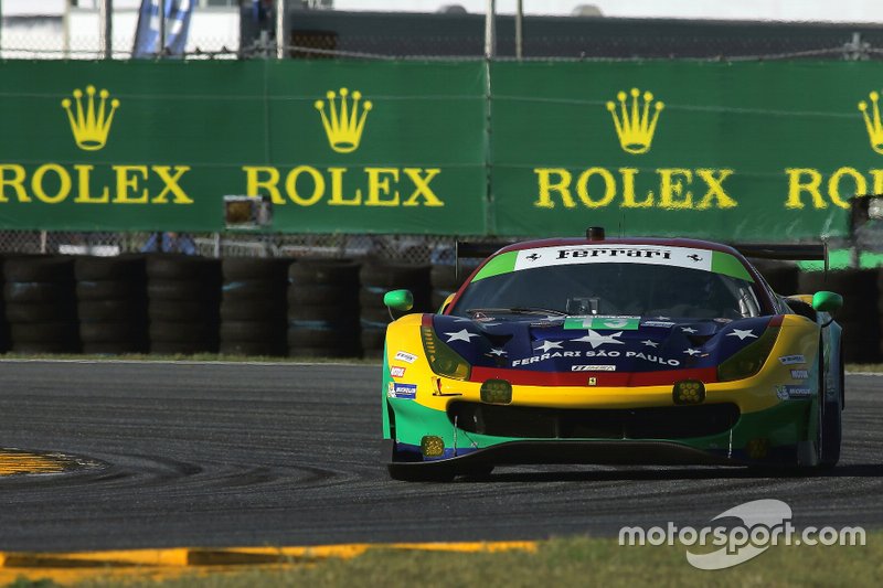 #13 Via Italia Racing Ferrari 488 GT3: Chico Longo, Victor Franzoni, Marcos Gomes, Andrea Bertolini