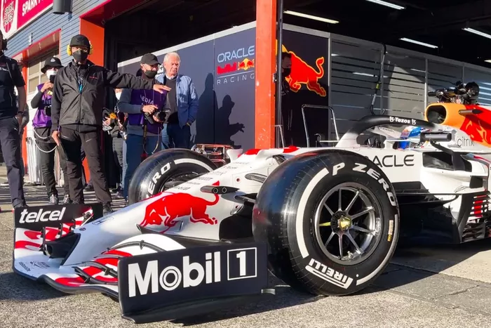 Red Bull RB16B