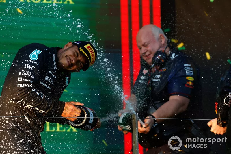 Lewis Hamilton, Mercedes-AMG, in seconda posizione, 