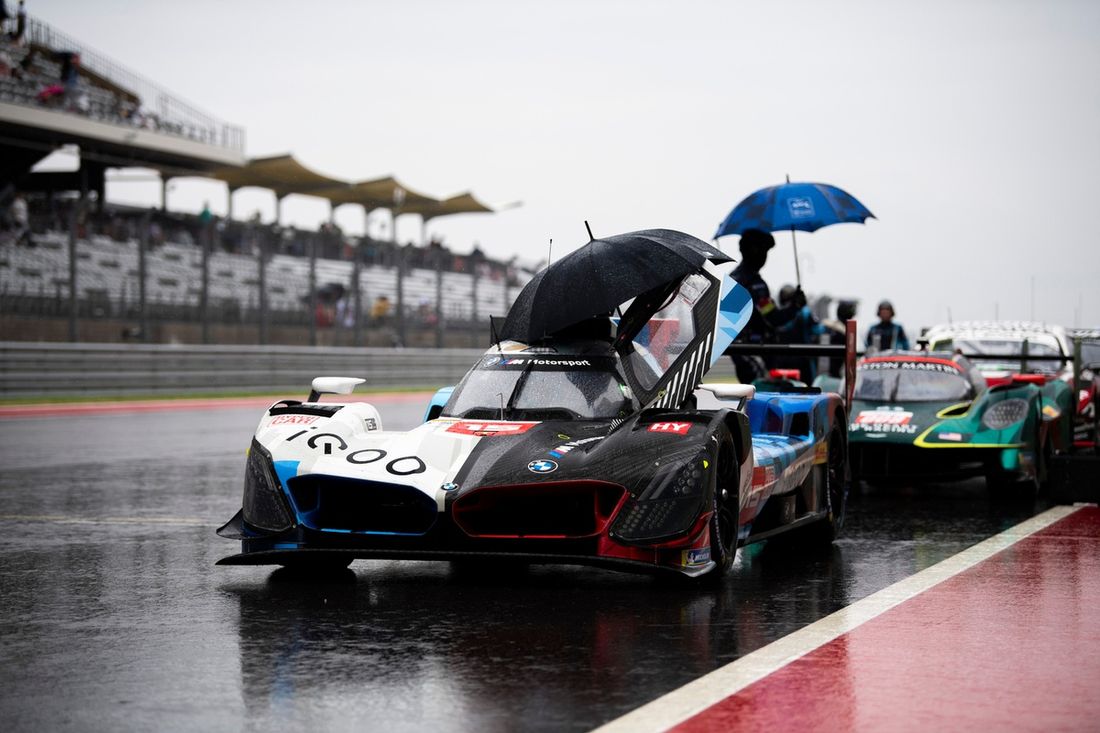 #15 BMW M Team WRT BMW M Hybrid V8: Dries Vanthoor, Raffaele Marciello, Kevin Magnussen