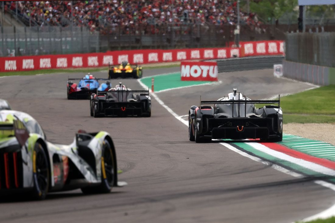 #8 Toyota Gazoo Racing Toyota GR010 - Hybrid: Sébastien Buemi, Brendon Hartley, Ry? Hirakawa