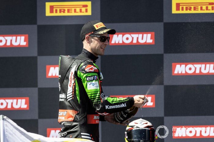 Podio: segundo lugar Jonathan Rea, Kawasaki Racing Team WSBK