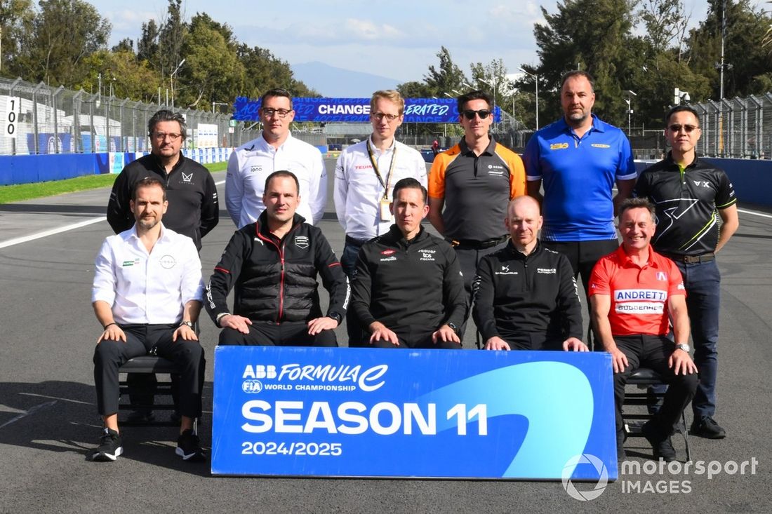 Szefowie drużyn sezonu 11 pozują do zdjęcia