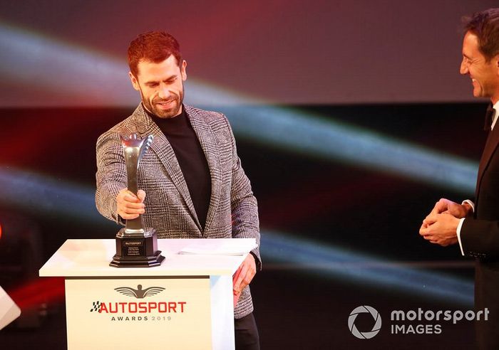 Colin Turkington recibe el Premio al Piloto Nacional del Año