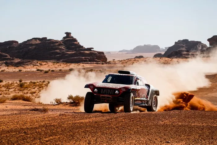 #302 JCW X-Raid Team: Stephane Peterhansel, Paulo Fiuza