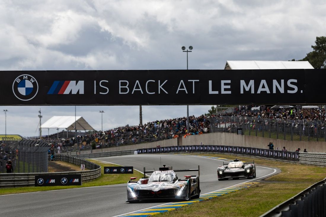  #20 BMW M Team WRT BMW M Hybrid V8: Sheldon Van Der Linde, Robin Frijns, Rene Rast