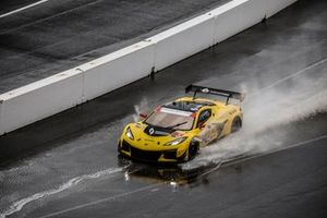 #3 Corvette Racing by Pratt Miller Motorsports Corvette Z06 GT3.R: Antonio García, Alexander Sims