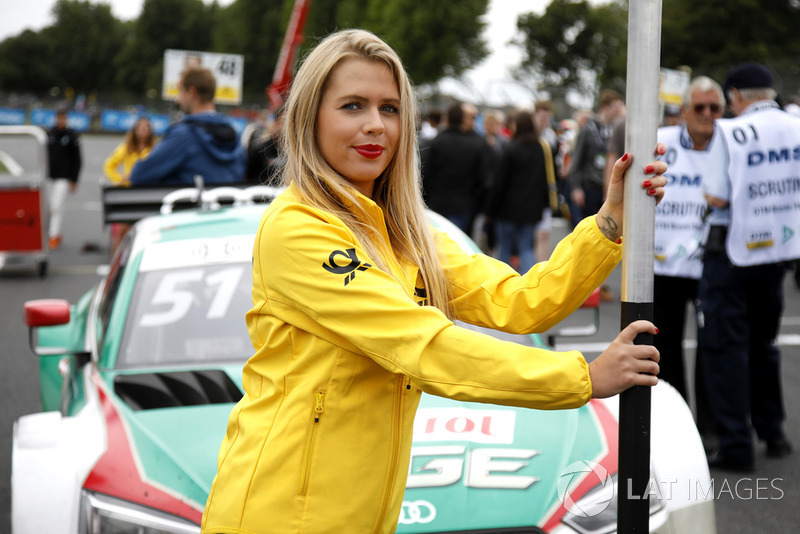 Grid girl of Nico Müller, Audi Sport Team Abt Sportsline