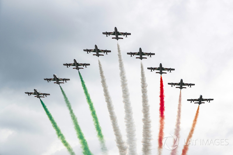 Antes da prova, os caças da Força Aérea Italiana também chamaram a atenção