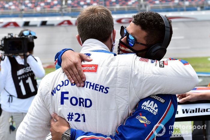 Matt DiBenedetto, Wood Brothers Racing, Ford Mustang Quick Lane Tire & Auto Center and Darrell Wallace Jr., Richard Petty Motorsports, Chevrolet Camaro Victory Junction