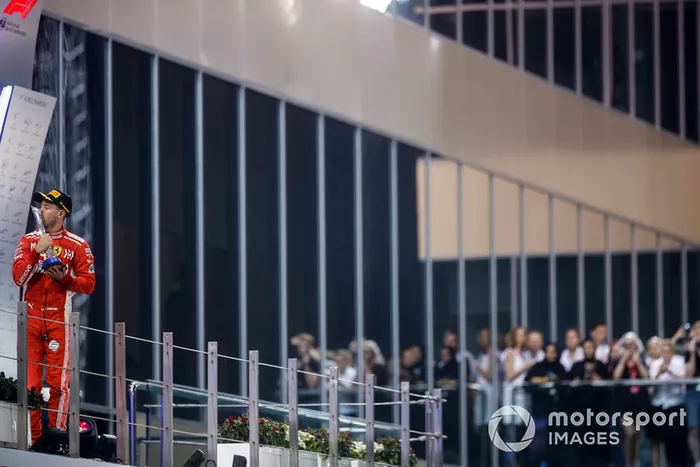 Podio: segundo lugar Sebastian Vettel, Ferrari