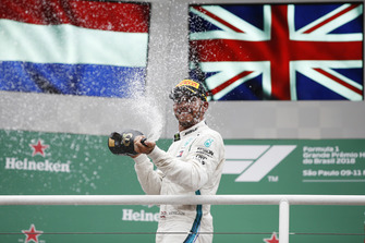 Lewis Hamilton, Mercedes AMG F1 op het podium