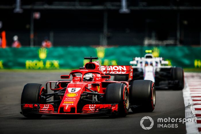 Sebastian Vettel, Ferrari SF71H, Charles Leclerc, Sauber C37