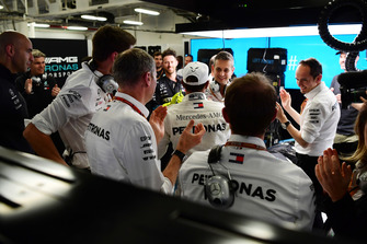 Lewis Hamilton, Mercedes AMG F1 celebrates in the garage