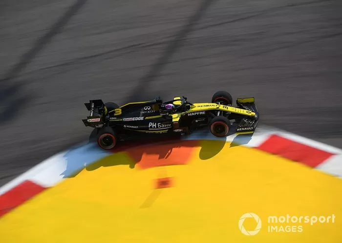 Daniel Ricciardo, Renault F1 Team R.S.19