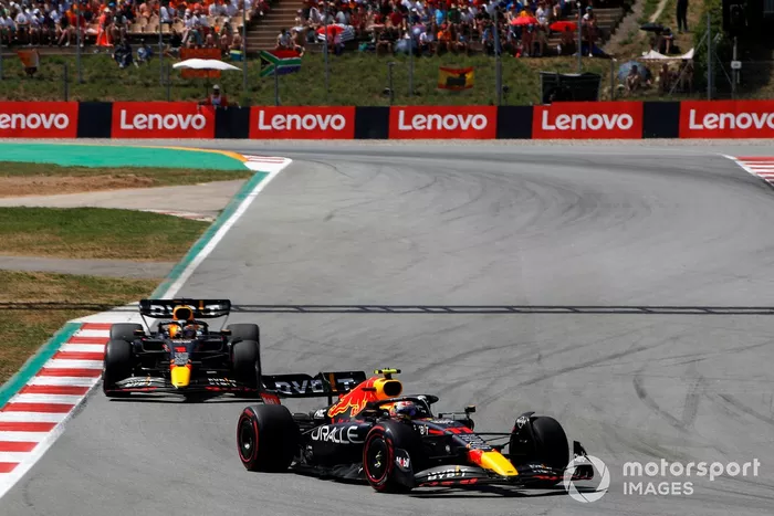 Sergio Pérez, Red Bull Racing RB18, Max Verstappen, Red Bull Racing RB18 